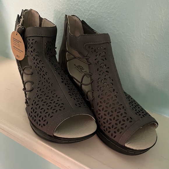 JBU Dark Tan Sandals 7M NWT - Picture 4 of 6